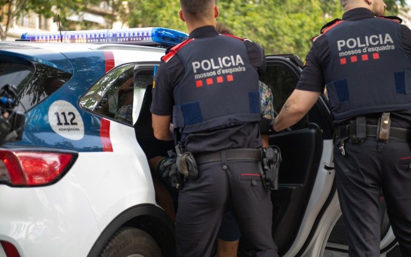 Dronken priester rijdt door na door hem veroorzaakt ongeluk in Catalonië