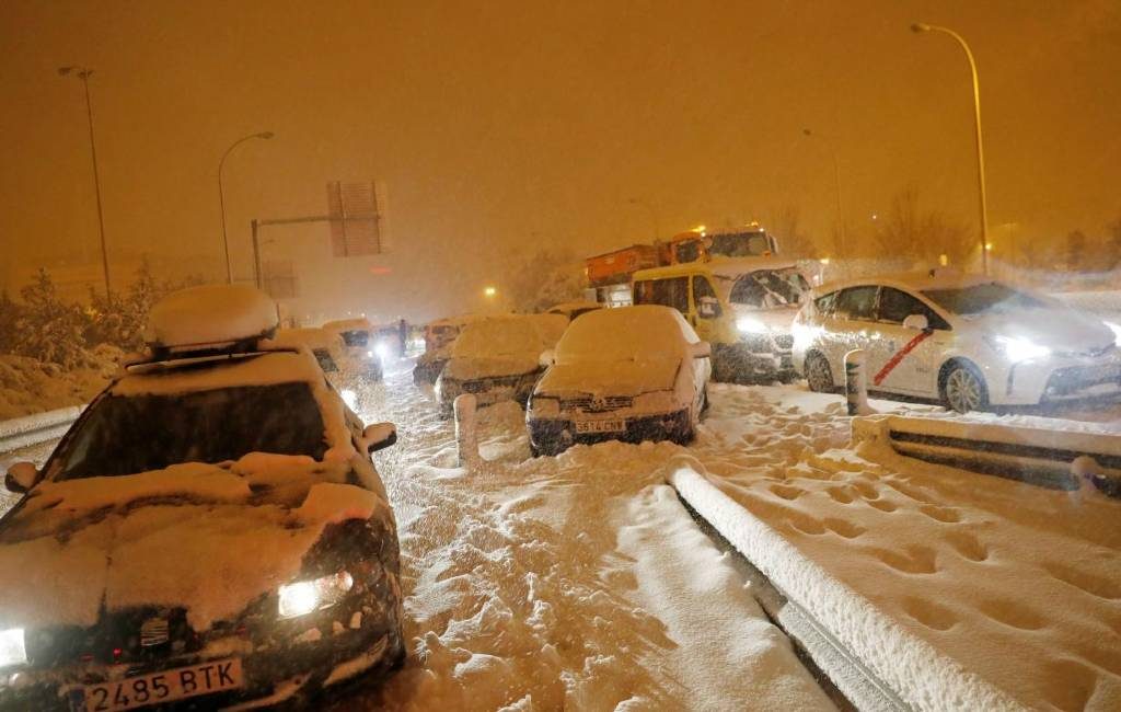 Sneeuw Zorgt Voor Chaos In De Spaanse Hoofdstad Madrid Spanjevandaag