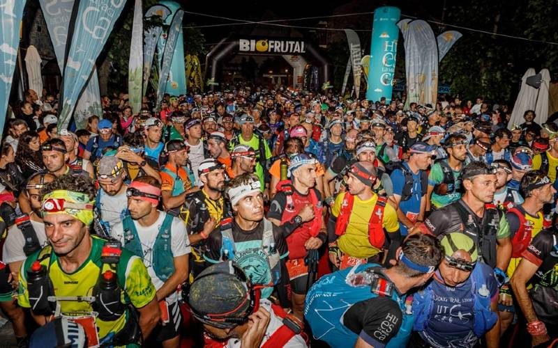 339 lopers beginnen aan de zware 105 kilometer lange loopwedstrijd Aneto-Posets