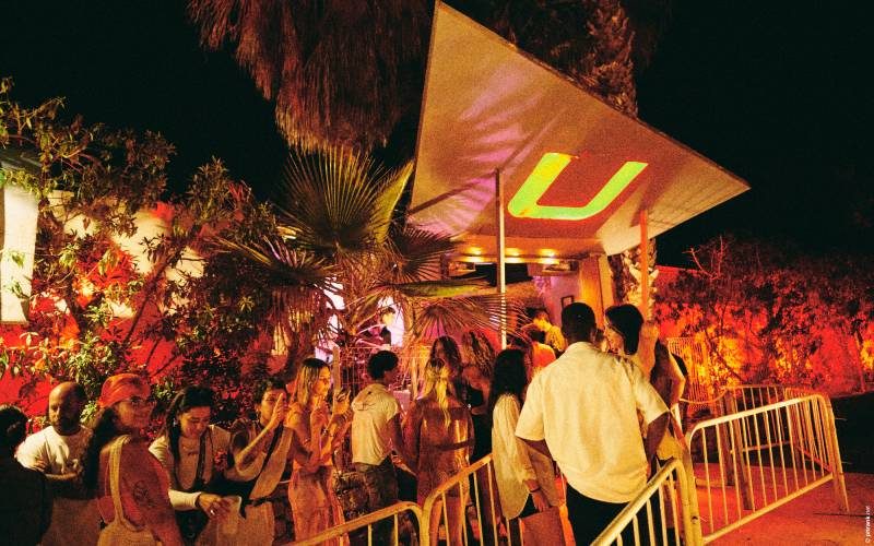 Politie sluit bekende nachtclub op Ibiza vanwege illegale activiteiten